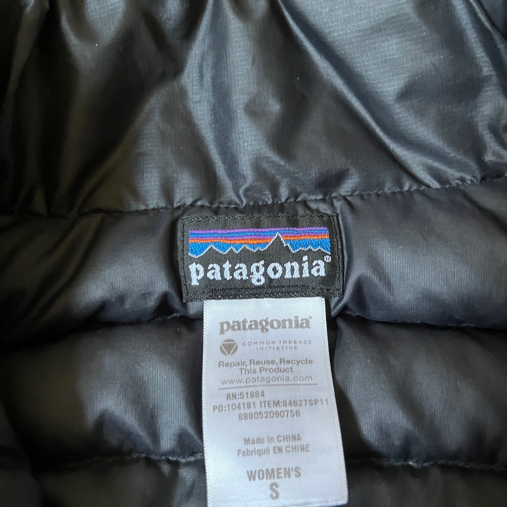 Women’s Patagonia down puffer Vest - Picture 6 of 13